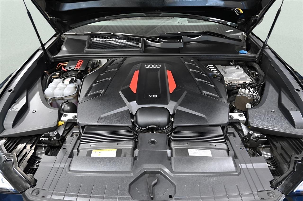 Audi SQ8  2022