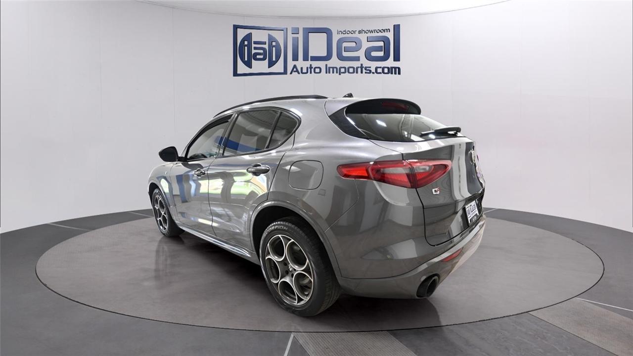 Alfa Romeo Stelvio  2022