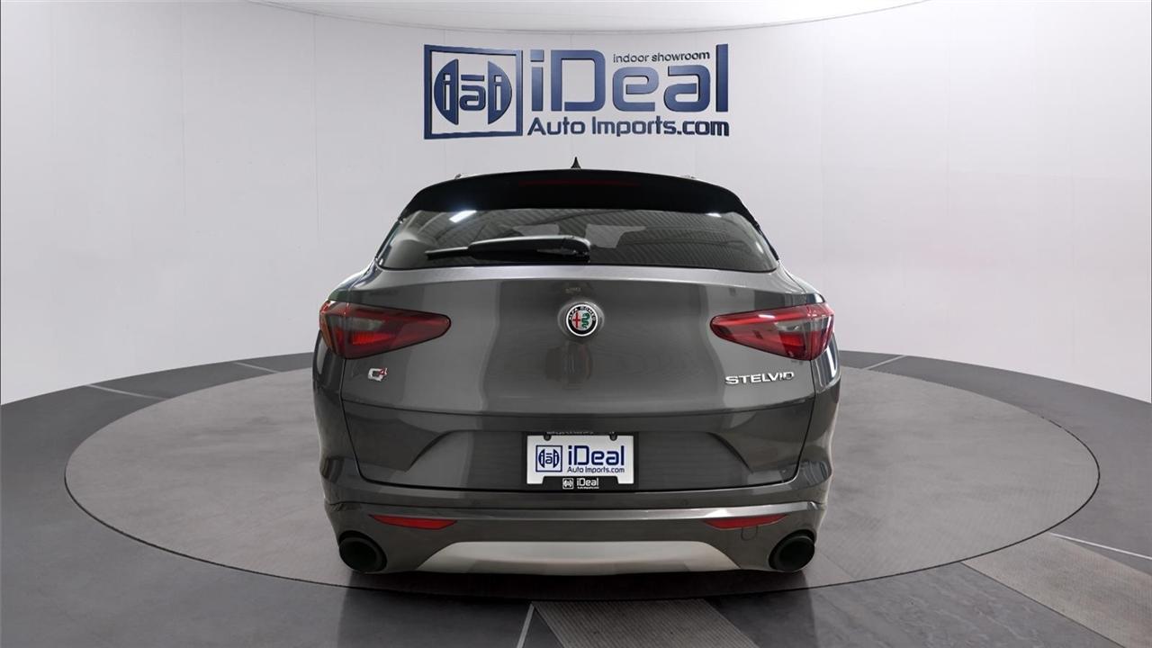 Alfa Romeo Stelvio  2022
