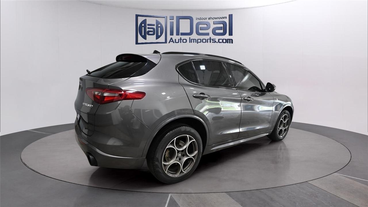 Alfa Romeo Stelvio  2022
