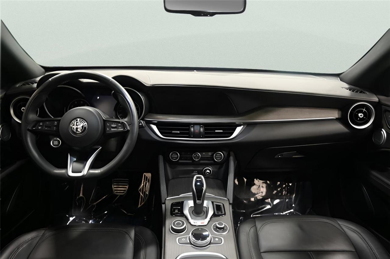 Alfa Romeo Stelvio  2022