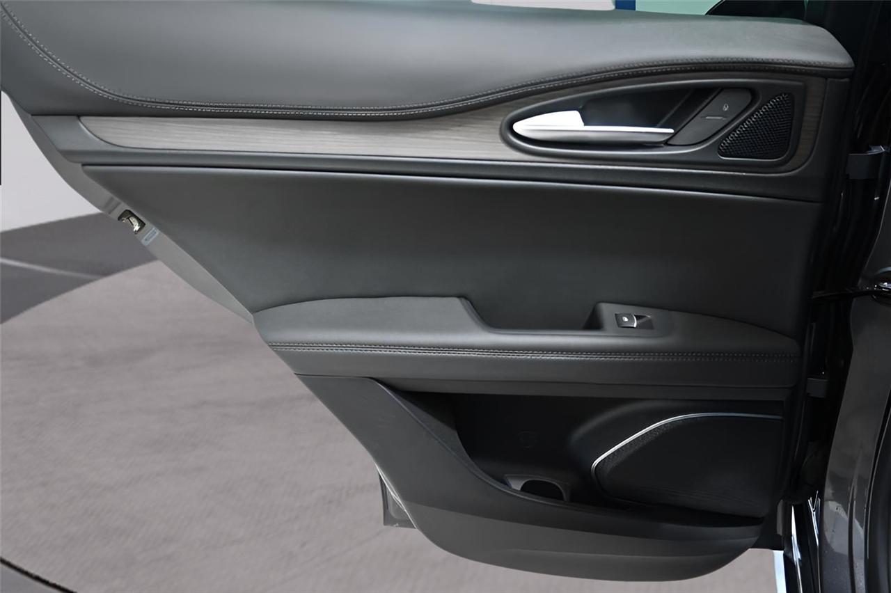 Alfa Romeo Stelvio  2022