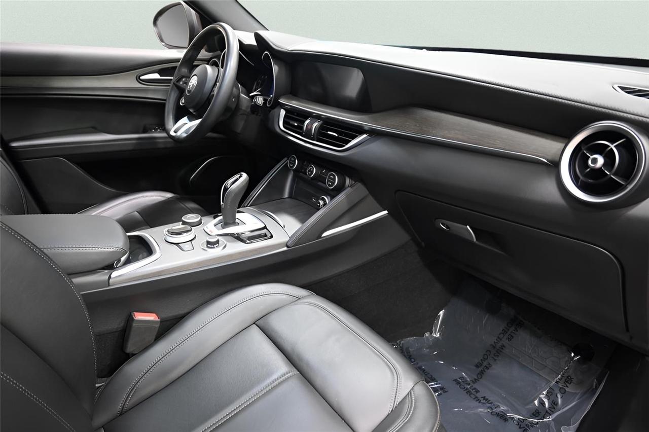 Alfa Romeo Stelvio  2022