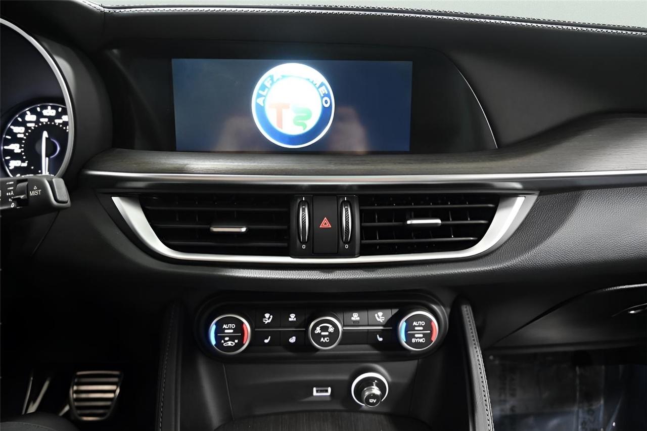 Alfa Romeo Stelvio  2022