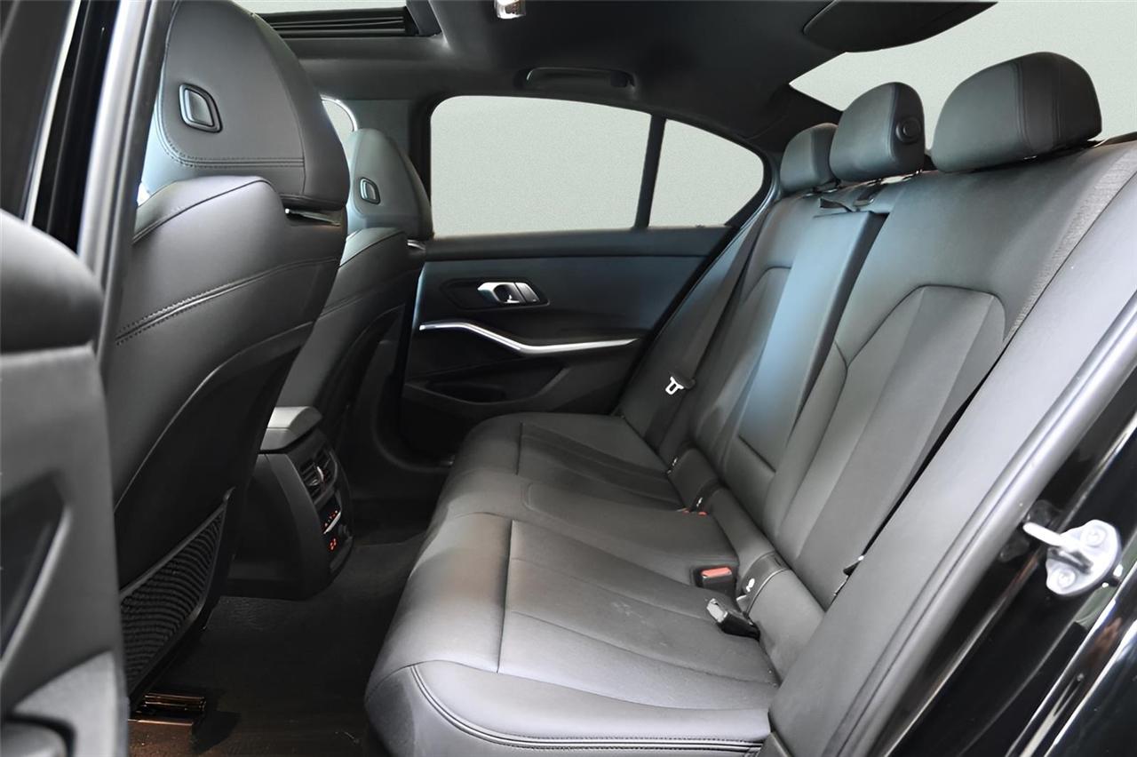 BMW 3-Series  2020