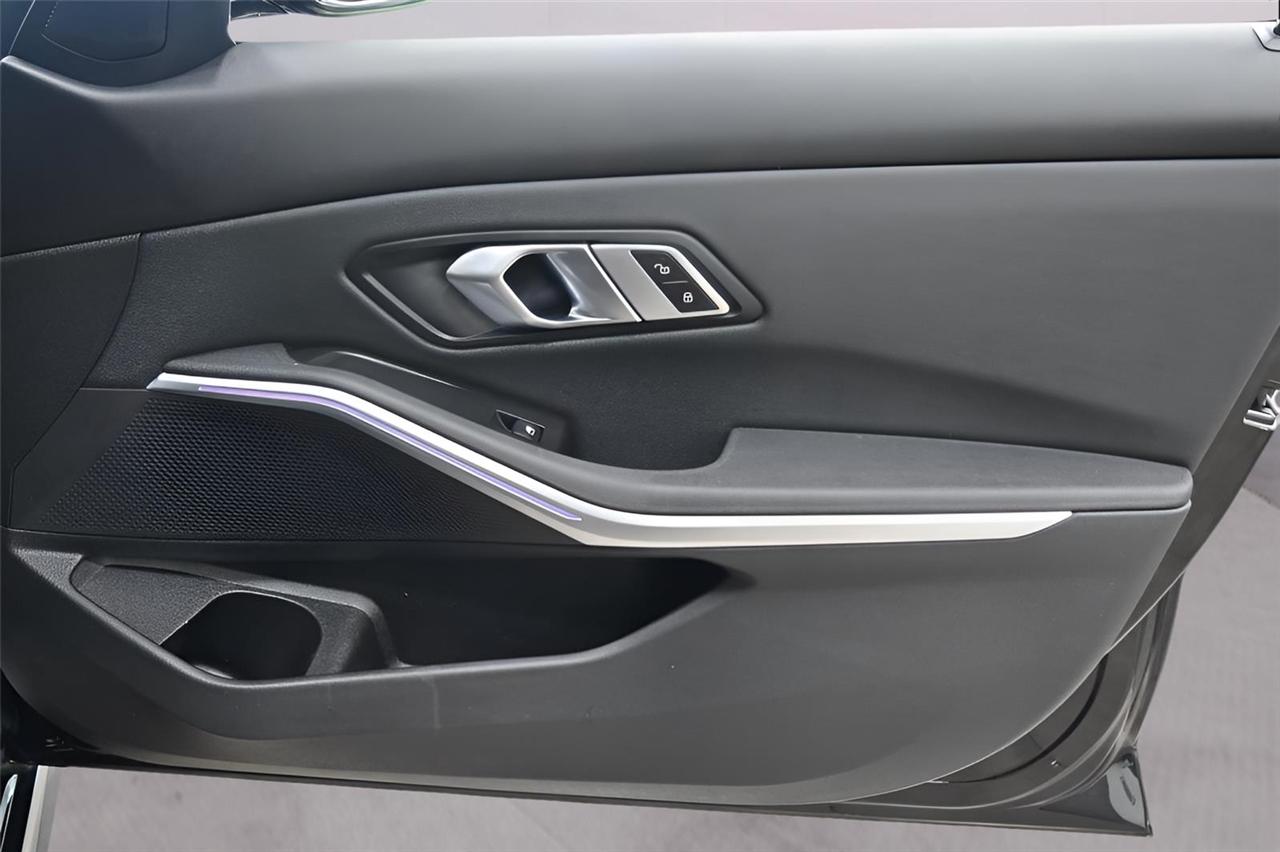 BMW 3-Series  2020