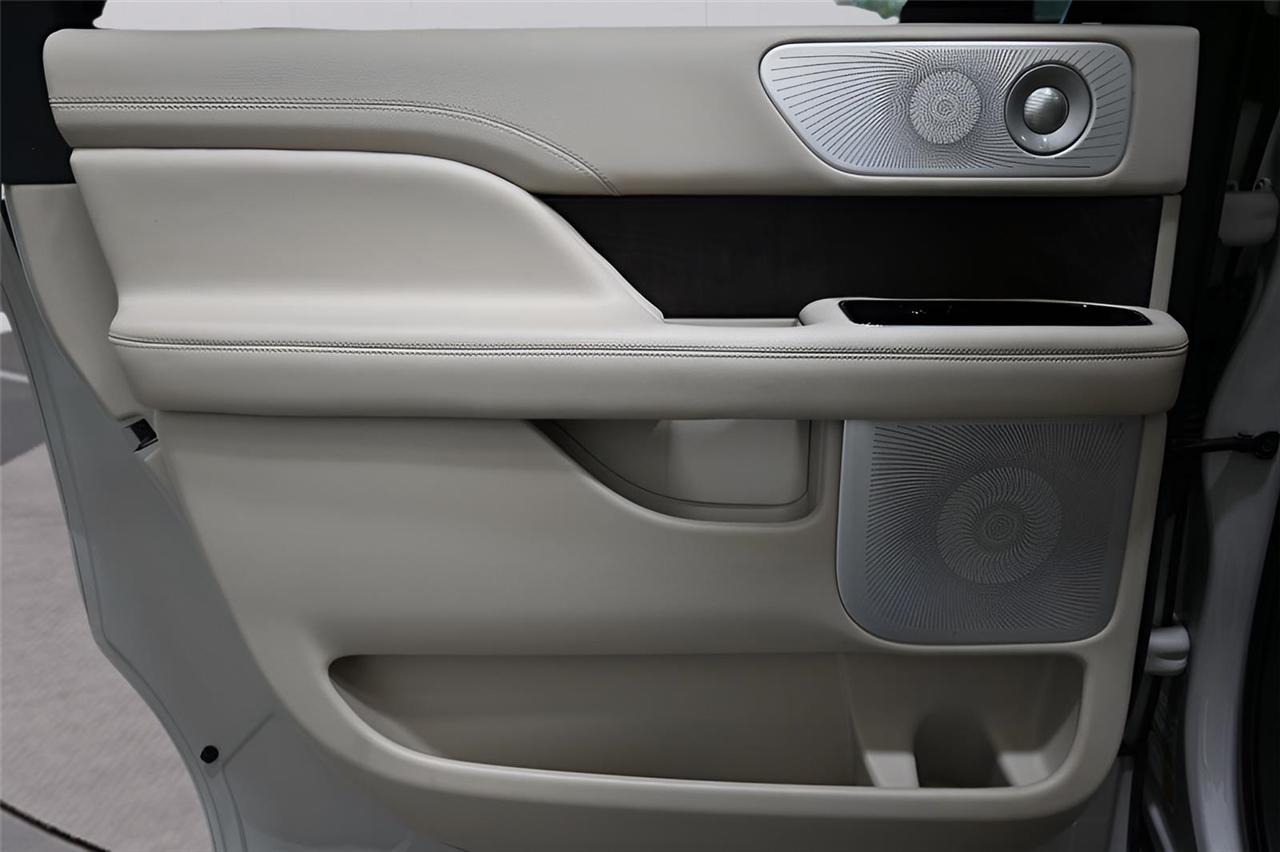Lincoln Navigator  2021