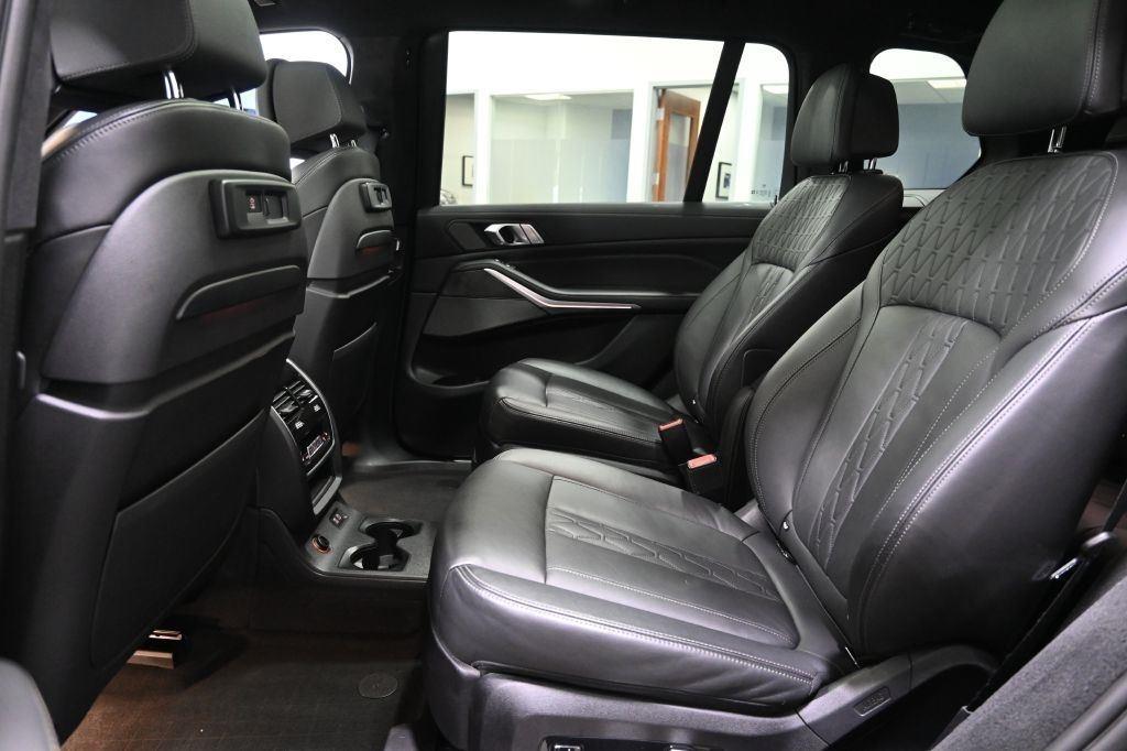 BMW X7  2022