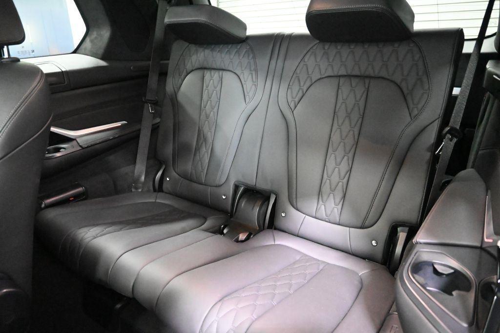 BMW X7  2022