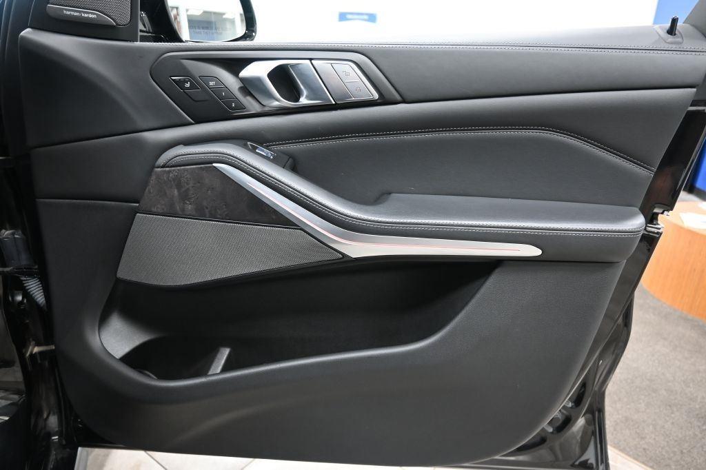 BMW X7  2022