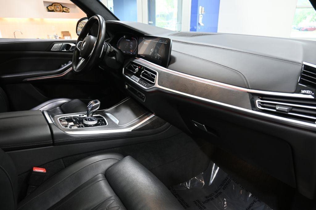 BMW X7  2022