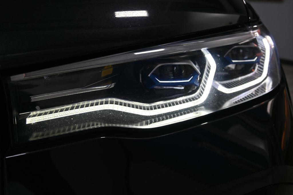 BMW X7  2022