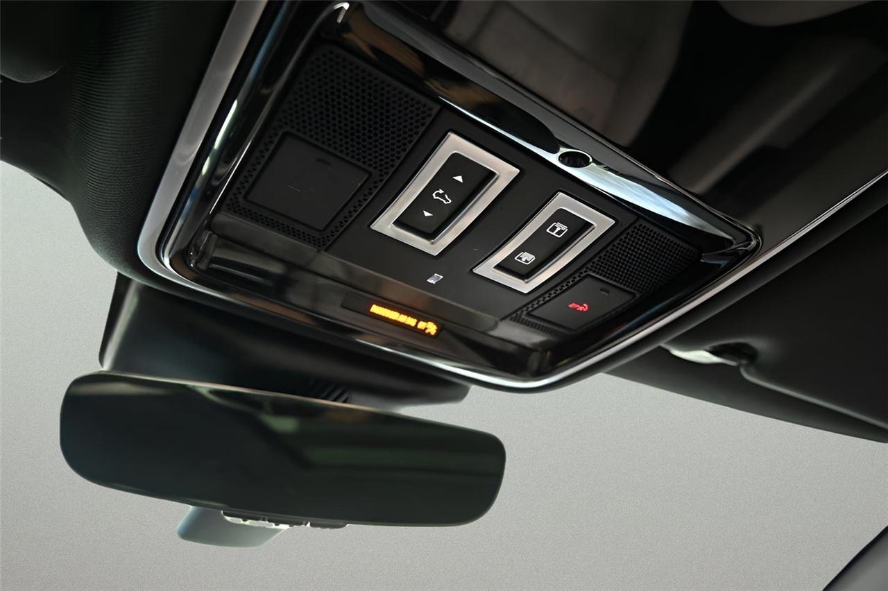 Land Rover Range Rover Velar  2020