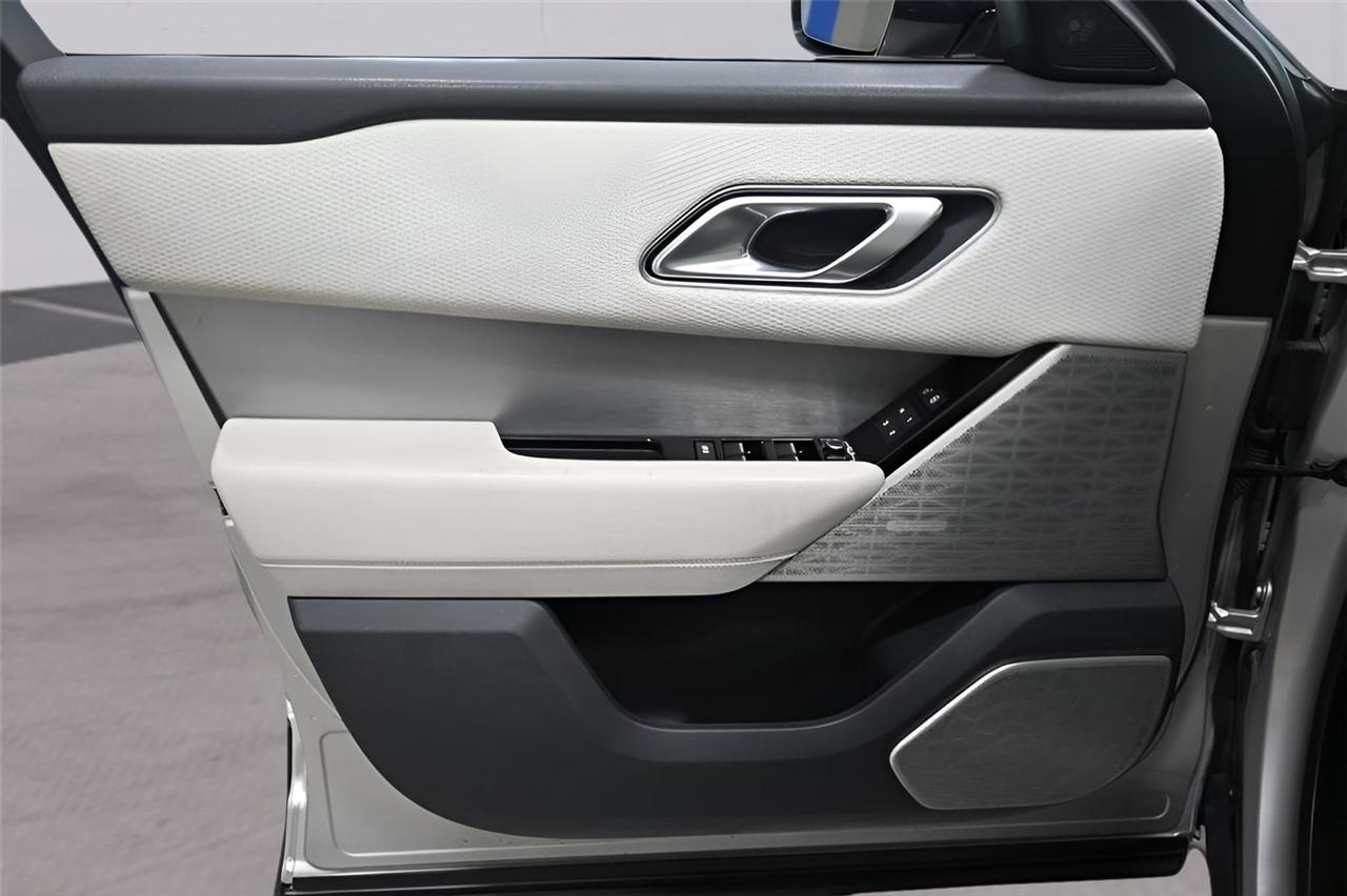 Land Rover Range Rover Velar  2018