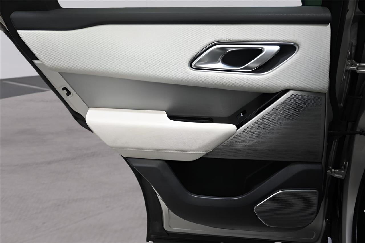 Land Rover Range Rover Velar  2018