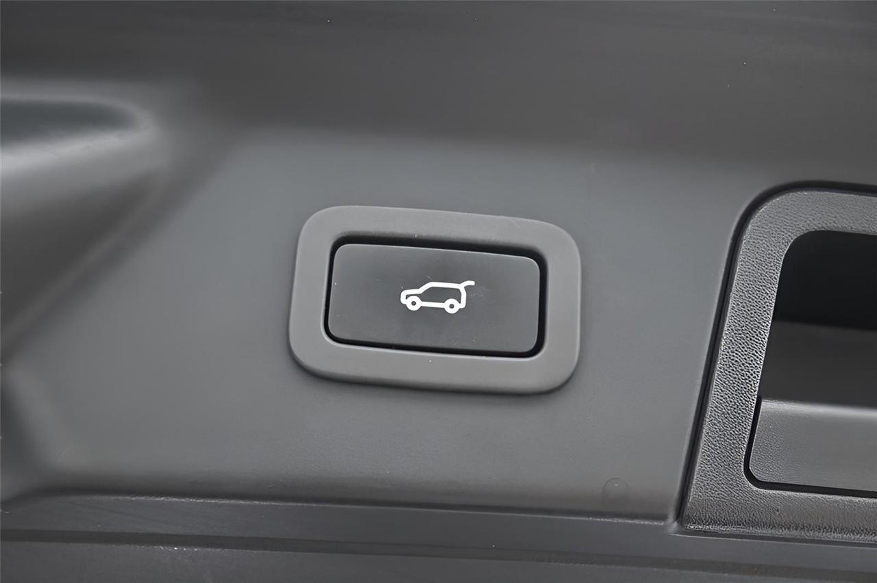 Land Rover Range Rover Velar  2018