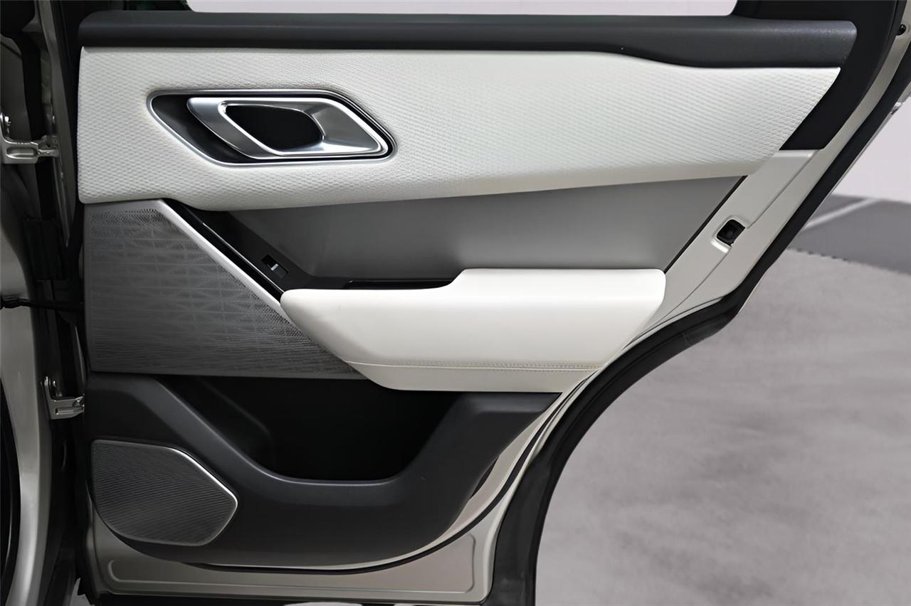 Land Rover Range Rover Velar  2018