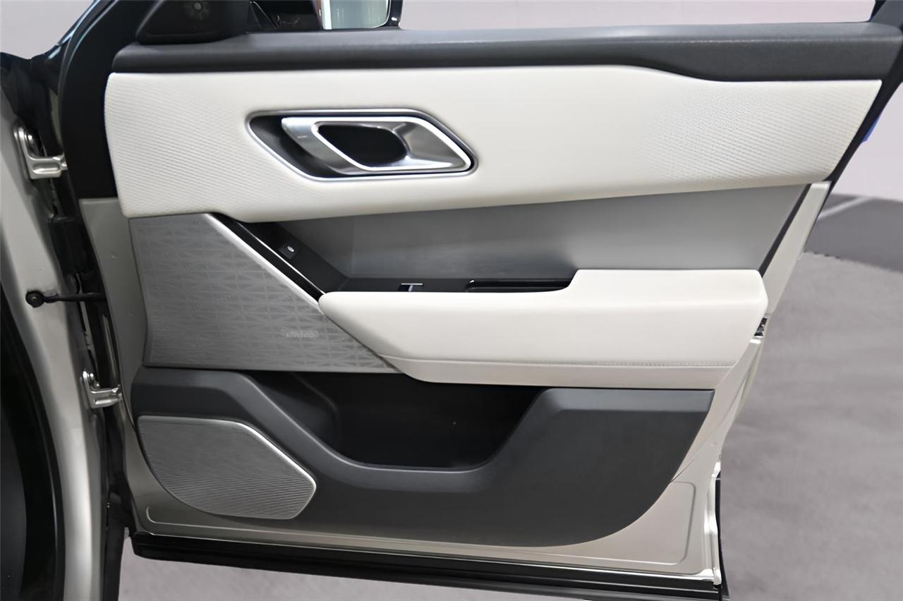 Land Rover Range Rover Velar  2018