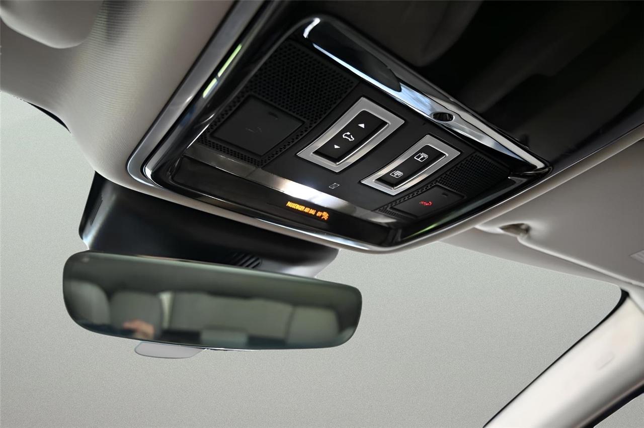 Land Rover Range Rover Velar  2018
