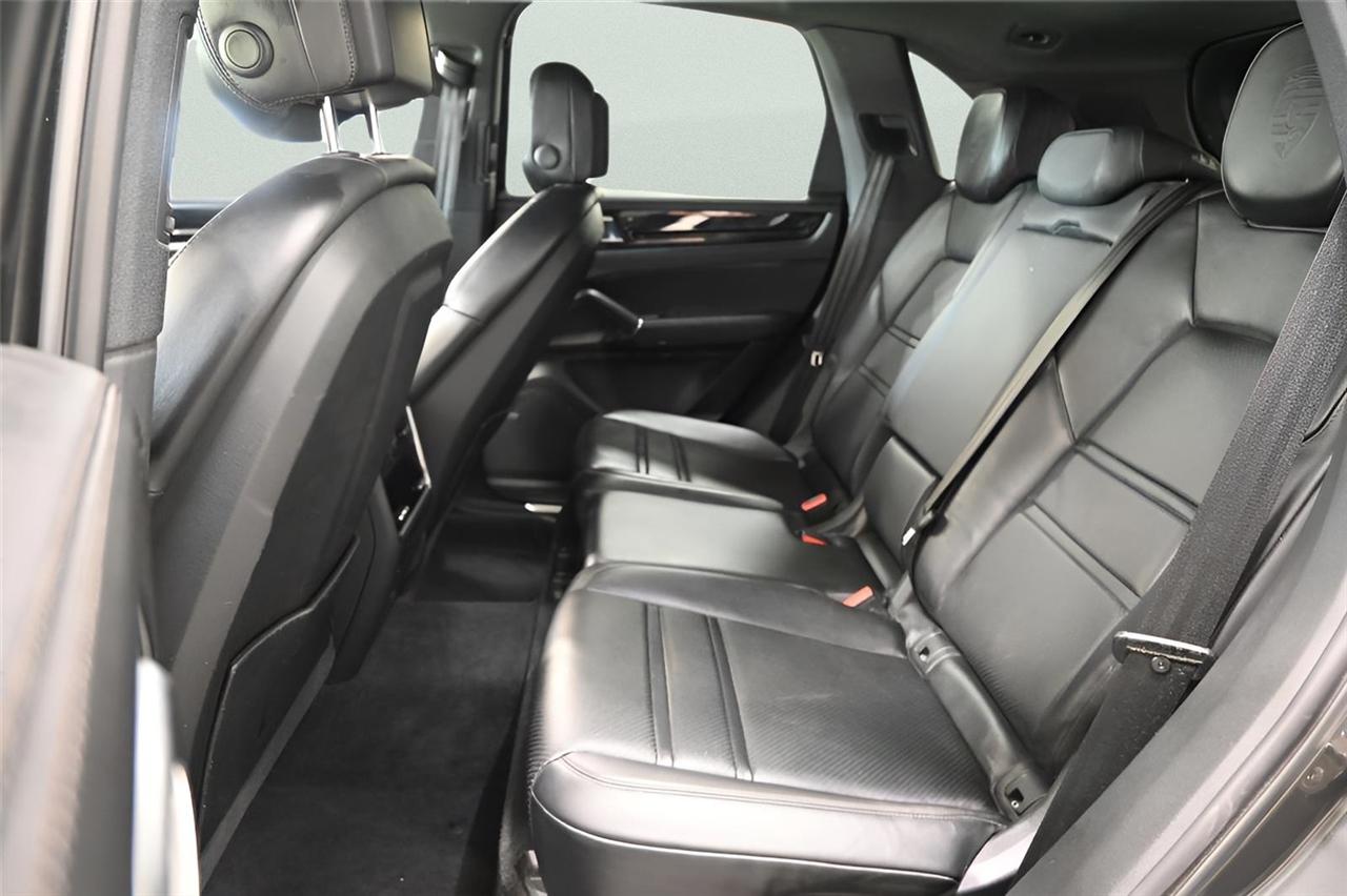 Porsche Cayenne  2019