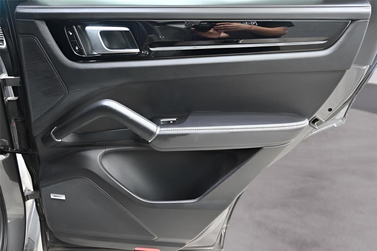 Porsche Cayenne  2019