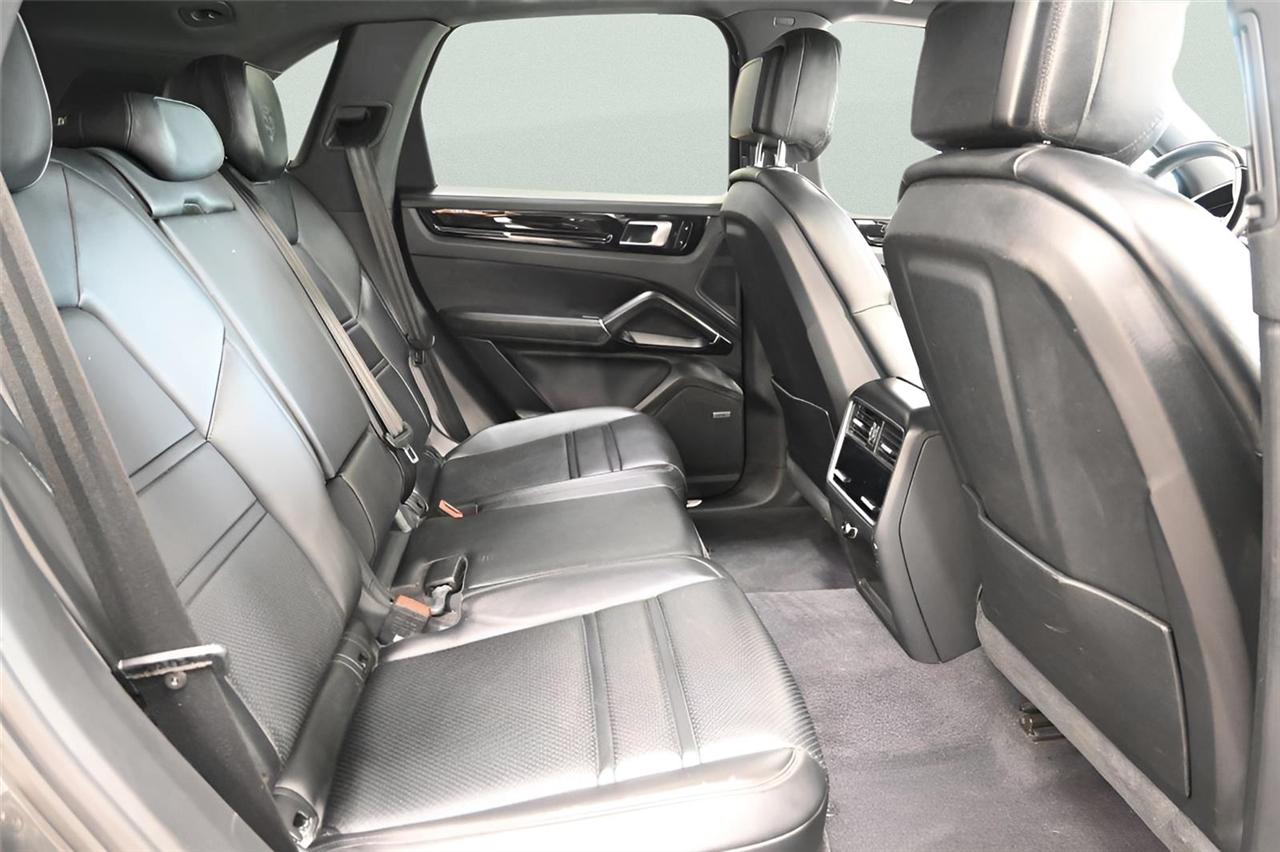 Porsche Cayenne  2019