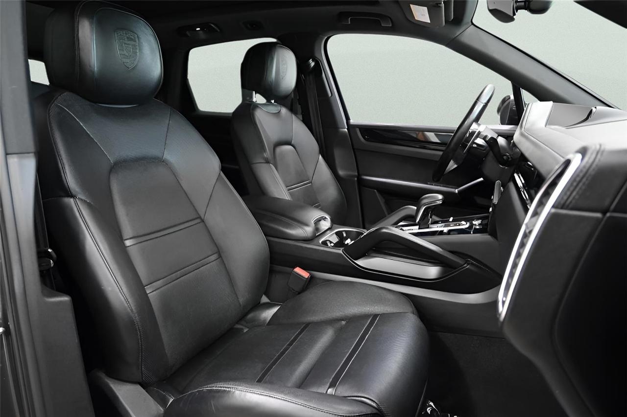 Porsche Cayenne  2019