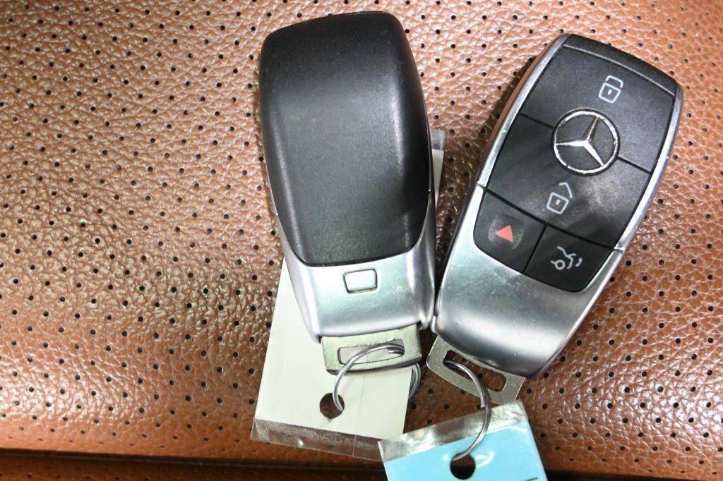 Mercedes-Benz GLC-Class  2021