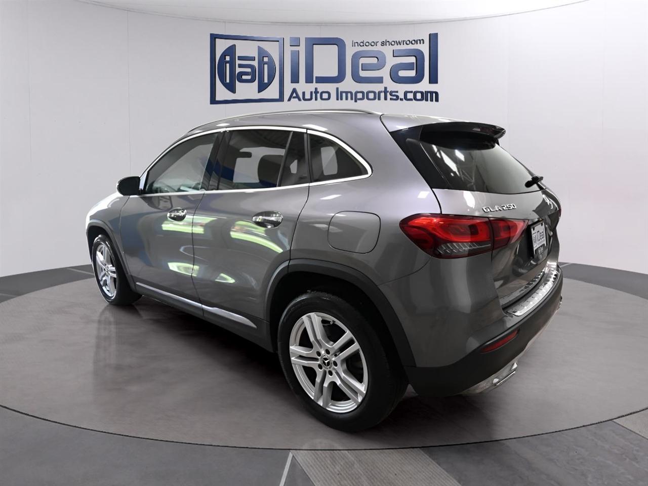 Mercedes-Benz GLA-Class  2021