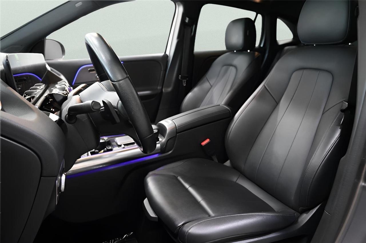 Mercedes-Benz GLA-Class  2021