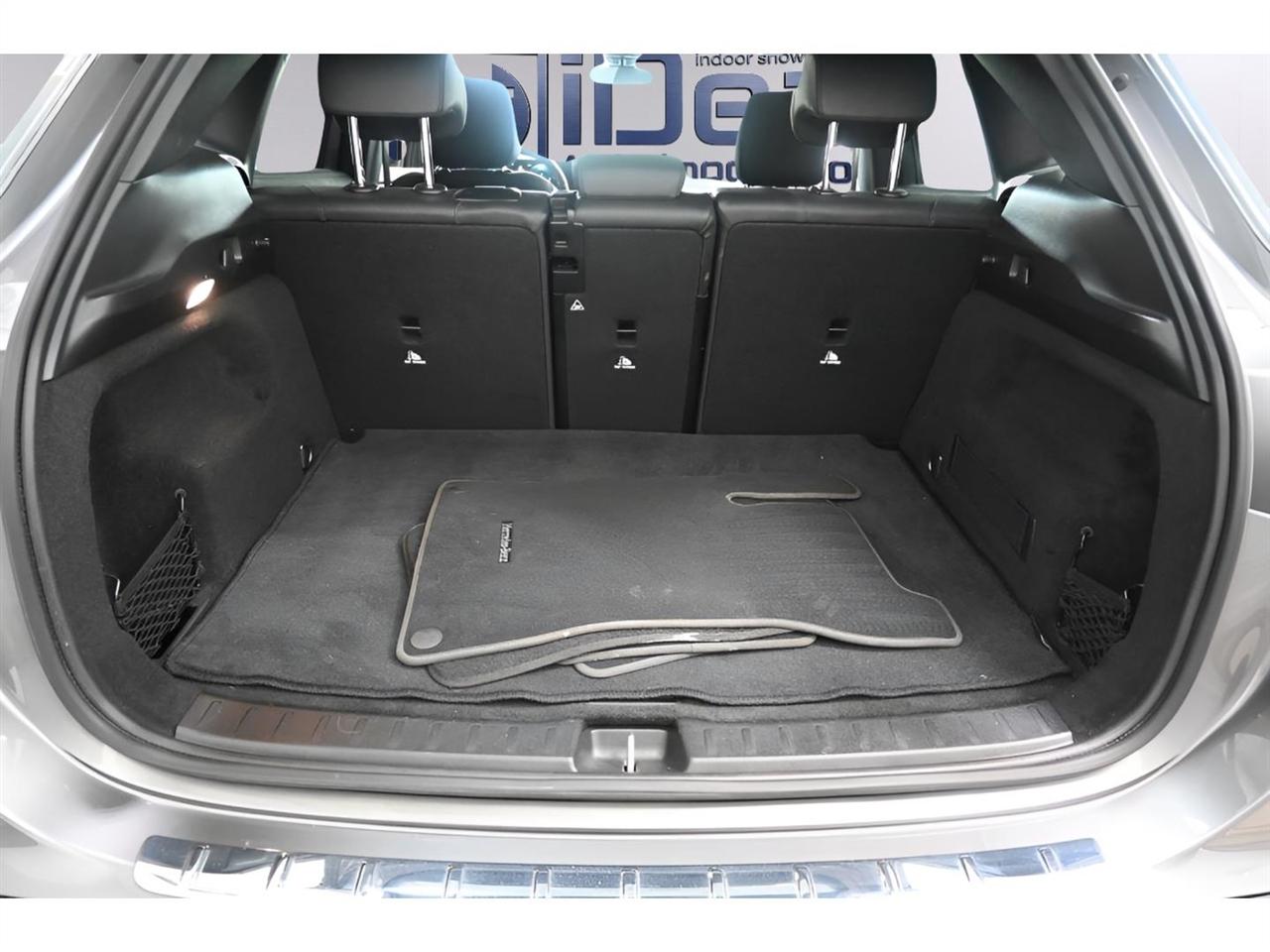 Mercedes-Benz GLA-Class  2021