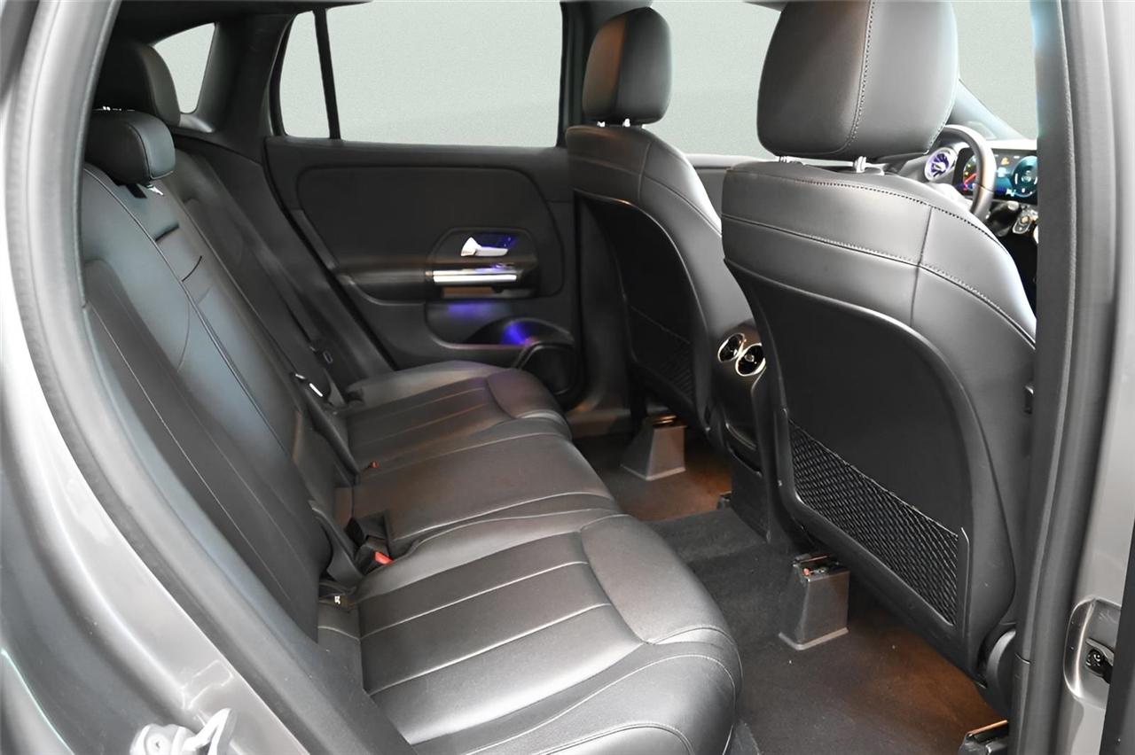 Mercedes-Benz GLA-Class  2021