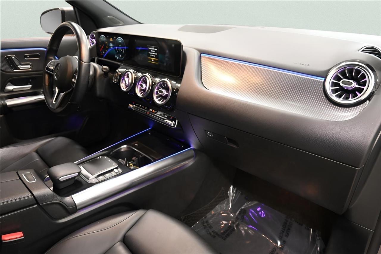 Mercedes-Benz GLA-Class  2021