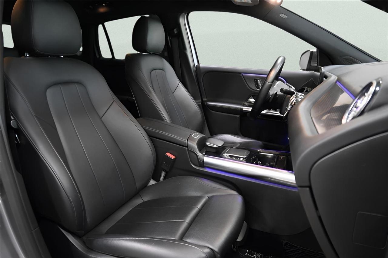 Mercedes-Benz GLA-Class  2021