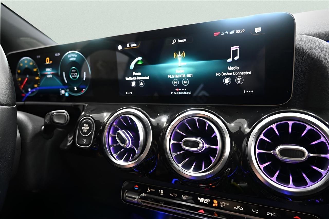 Mercedes-Benz GLA-Class  2021