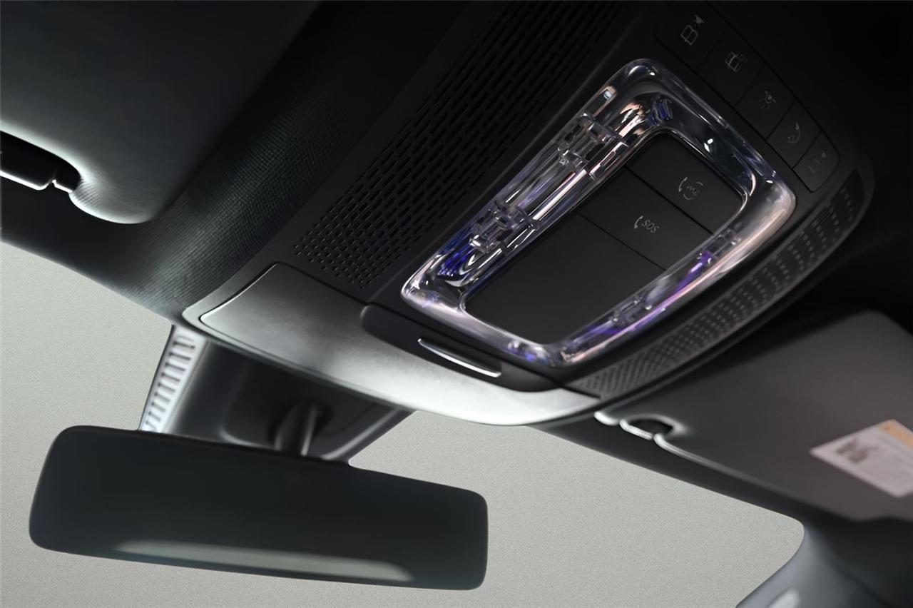Mercedes-Benz GLA-Class  2021