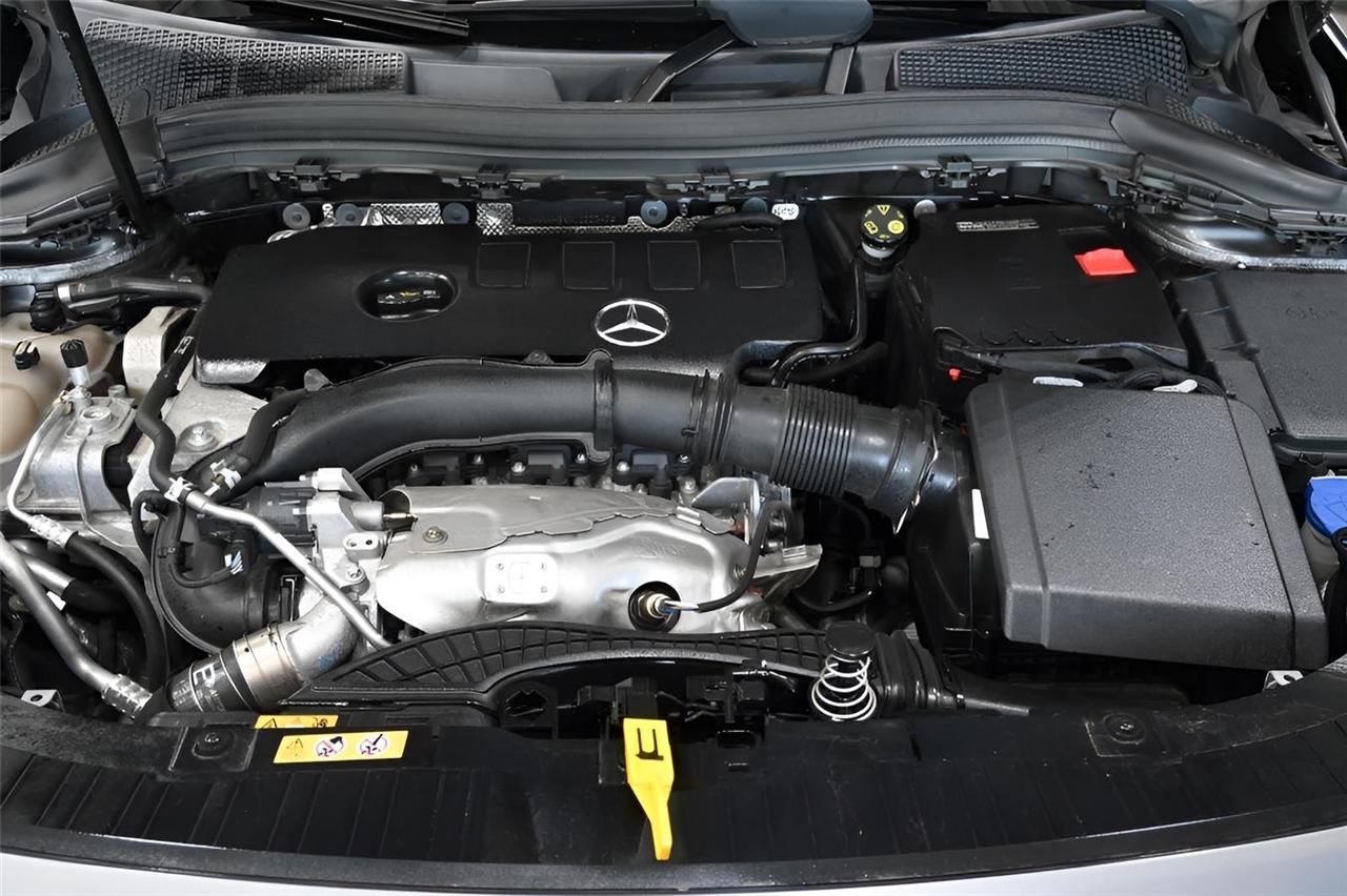 Mercedes-Benz GLA-Class  2021
