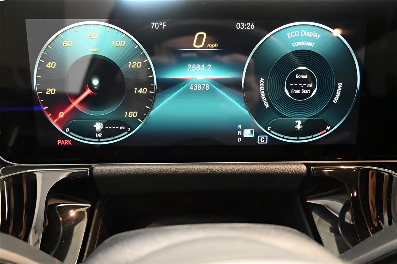 Mercedes-Benz GLA-Class  2021