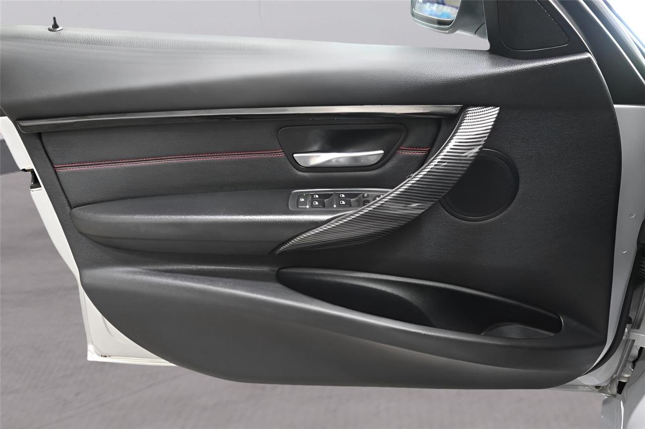 BMW 3-Series  2016