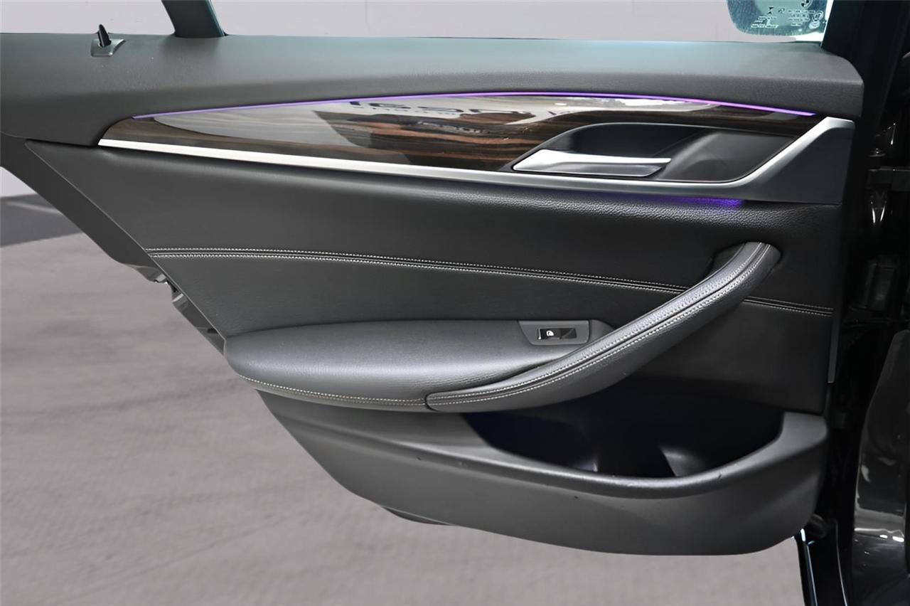 BMW 5-Series  2018