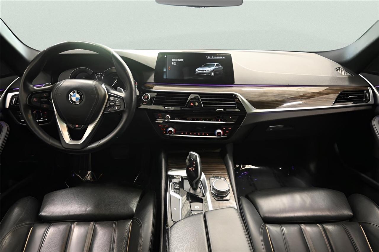 BMW 5-Series  2018