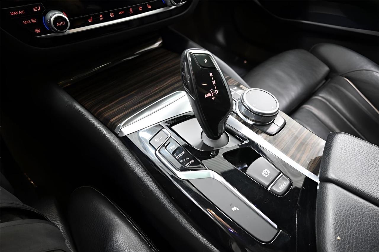 BMW 5-Series  2018