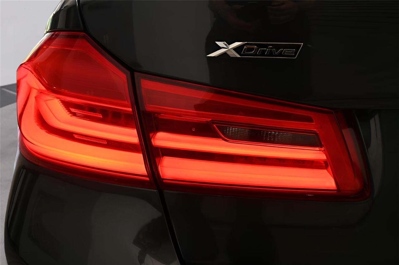 BMW 5-Series  2018