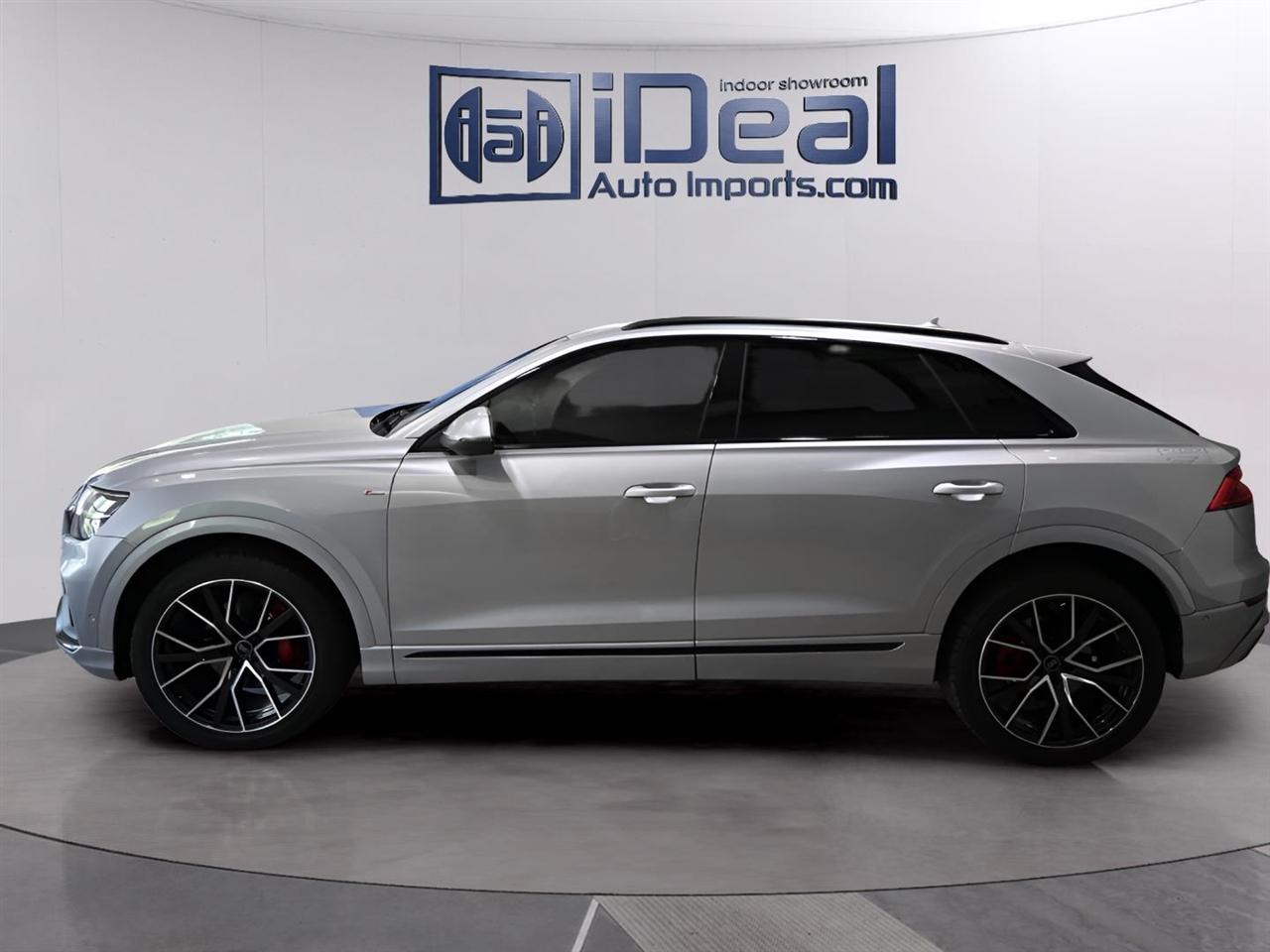 Audi Q8  2021