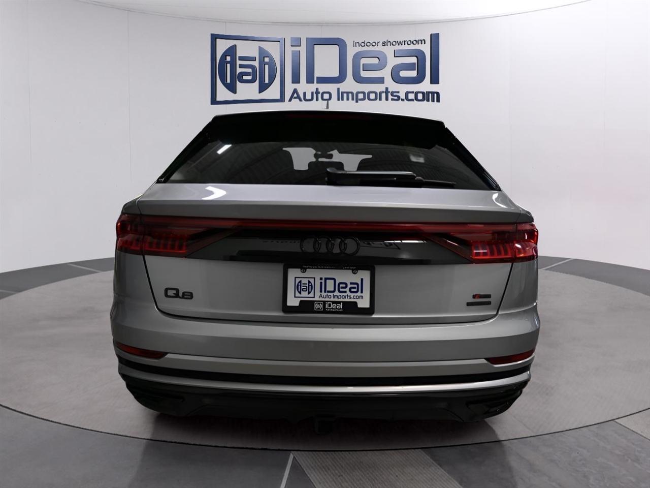 Audi Q8  2021