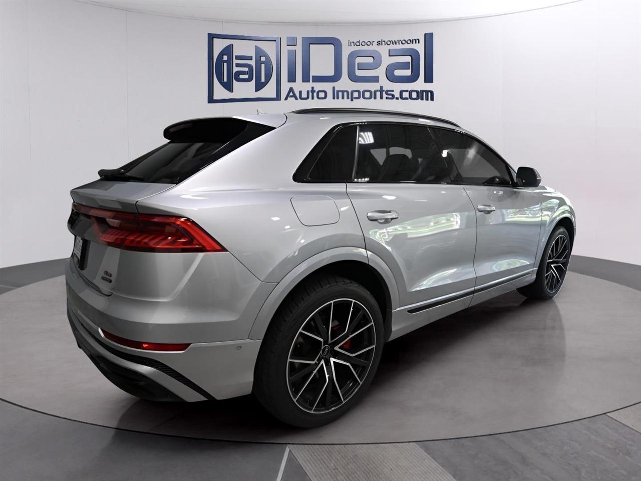 Audi Q8  2021