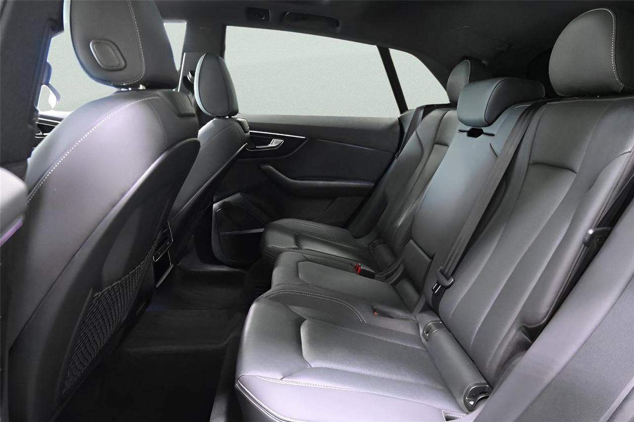 Audi Q8  2021