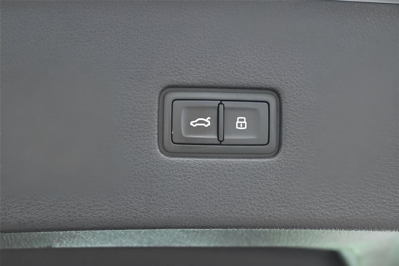 Audi Q8  2021