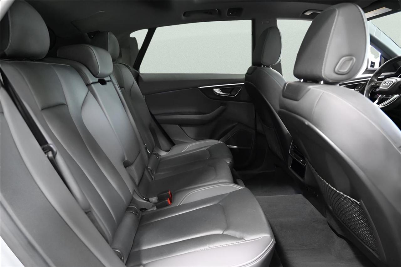Audi Q8  2021