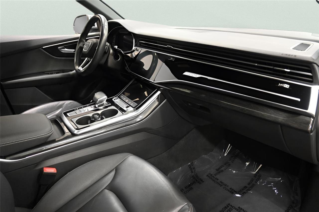 Audi Q8  2021